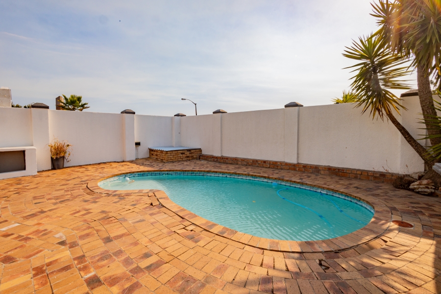 5 Bedroom Property for Sale in De Bron Western Cape